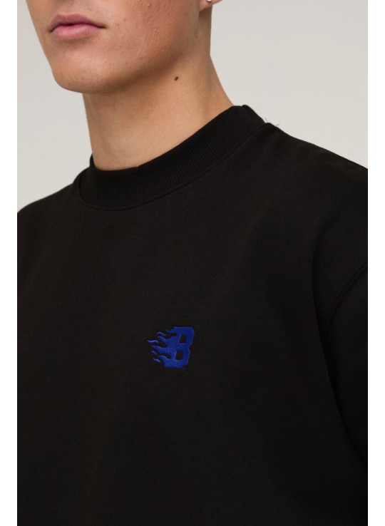 B Спортивний костюм з вишивкою