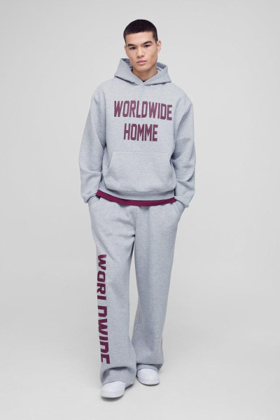 Величезний спортивний костюм з капюшоном і принтом у всьому світі