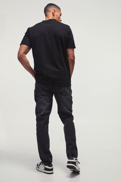 Завужені жорсткі джинси вугільного кольору