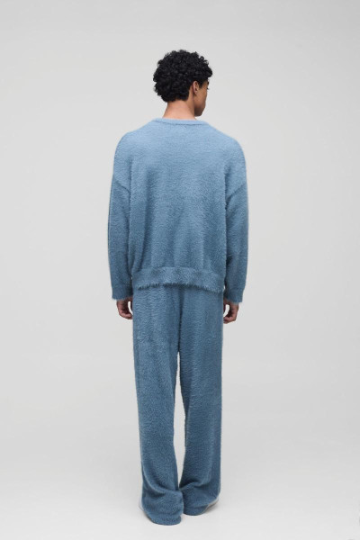 Негабаритний супер пухнастий трикотажний джемпер