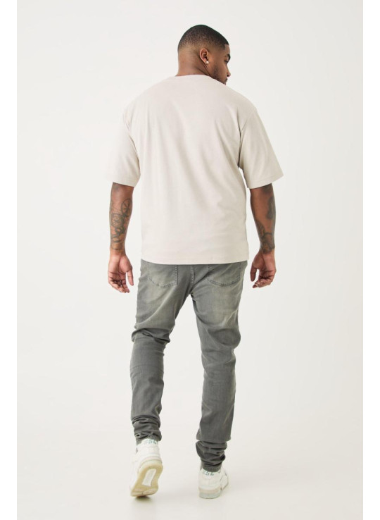 Плюс супервузькі стрейч-джинси з кількома порізами