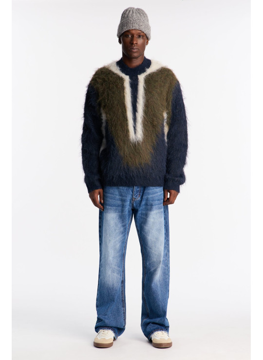 Розкішний светр з коміром-стійкою