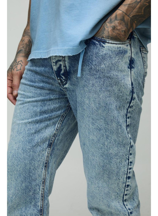 Високі прямі жорсткі джинси