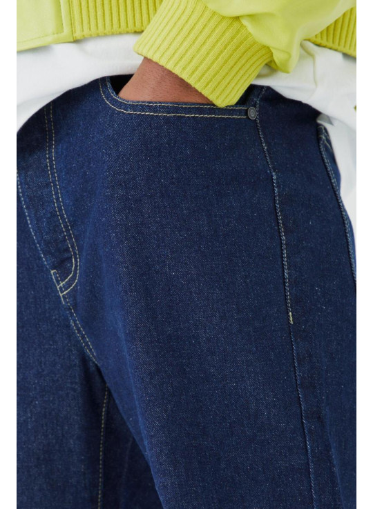 Розслаблені жорсткі джинси з кльошем