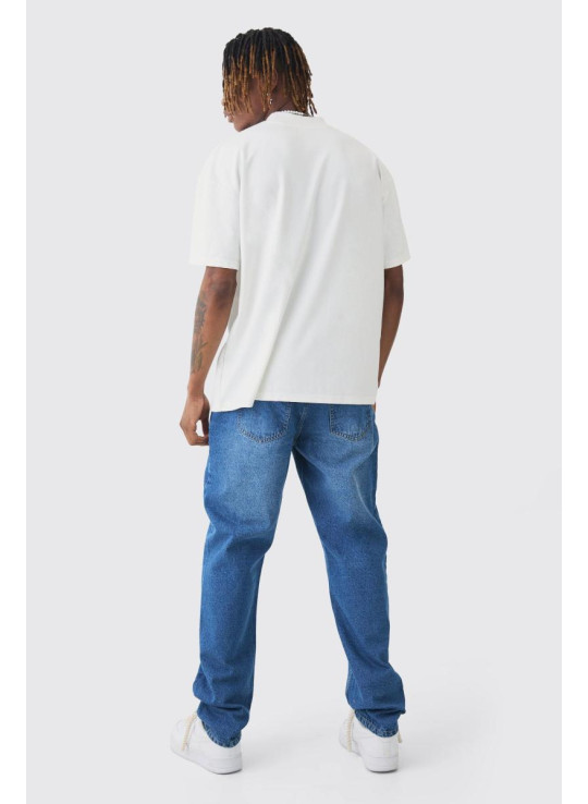 Високі прямі жорсткі джинси