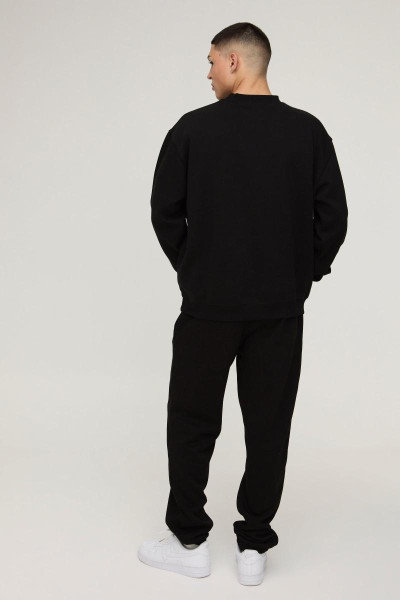 13 Спортивний костюм із вишивкою